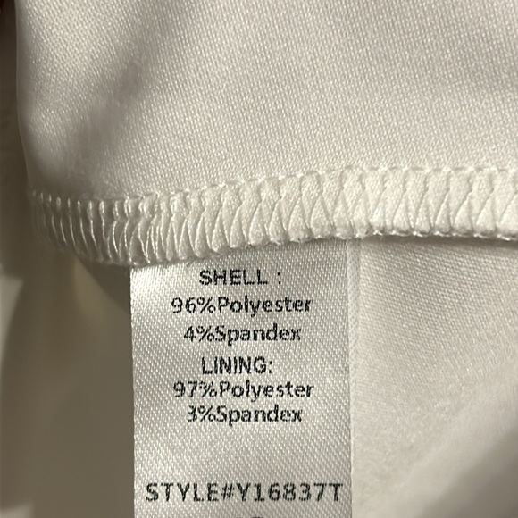 White Hollis Top
POMANDER PLACE - Picture 7 of 11